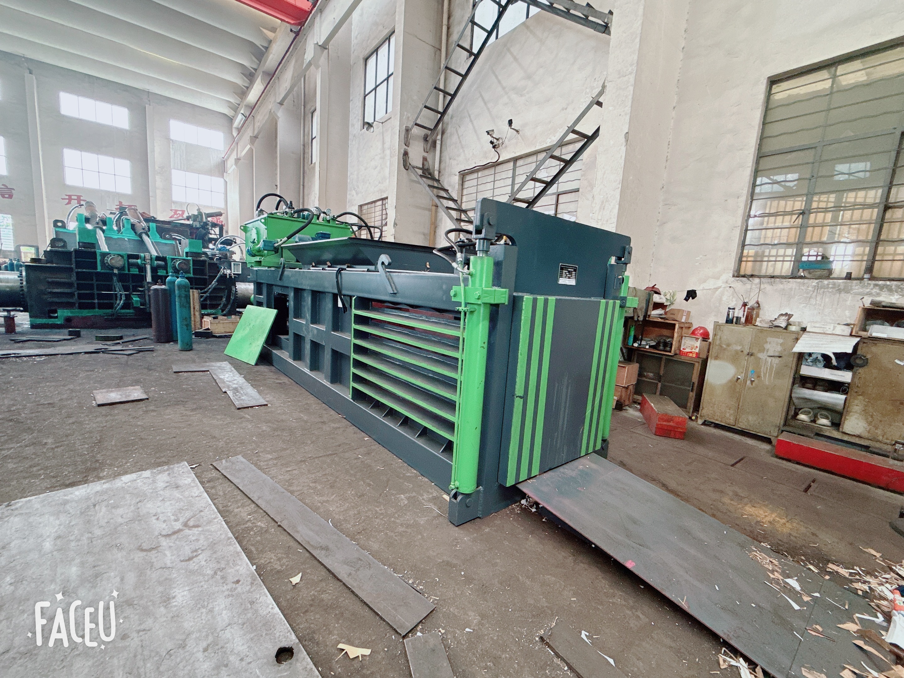 最新の企業ブログについて 高い労働者転勤と訓練の課題:制御システムと安全設計がリサイクルヤードでの労働負担を減らす方法