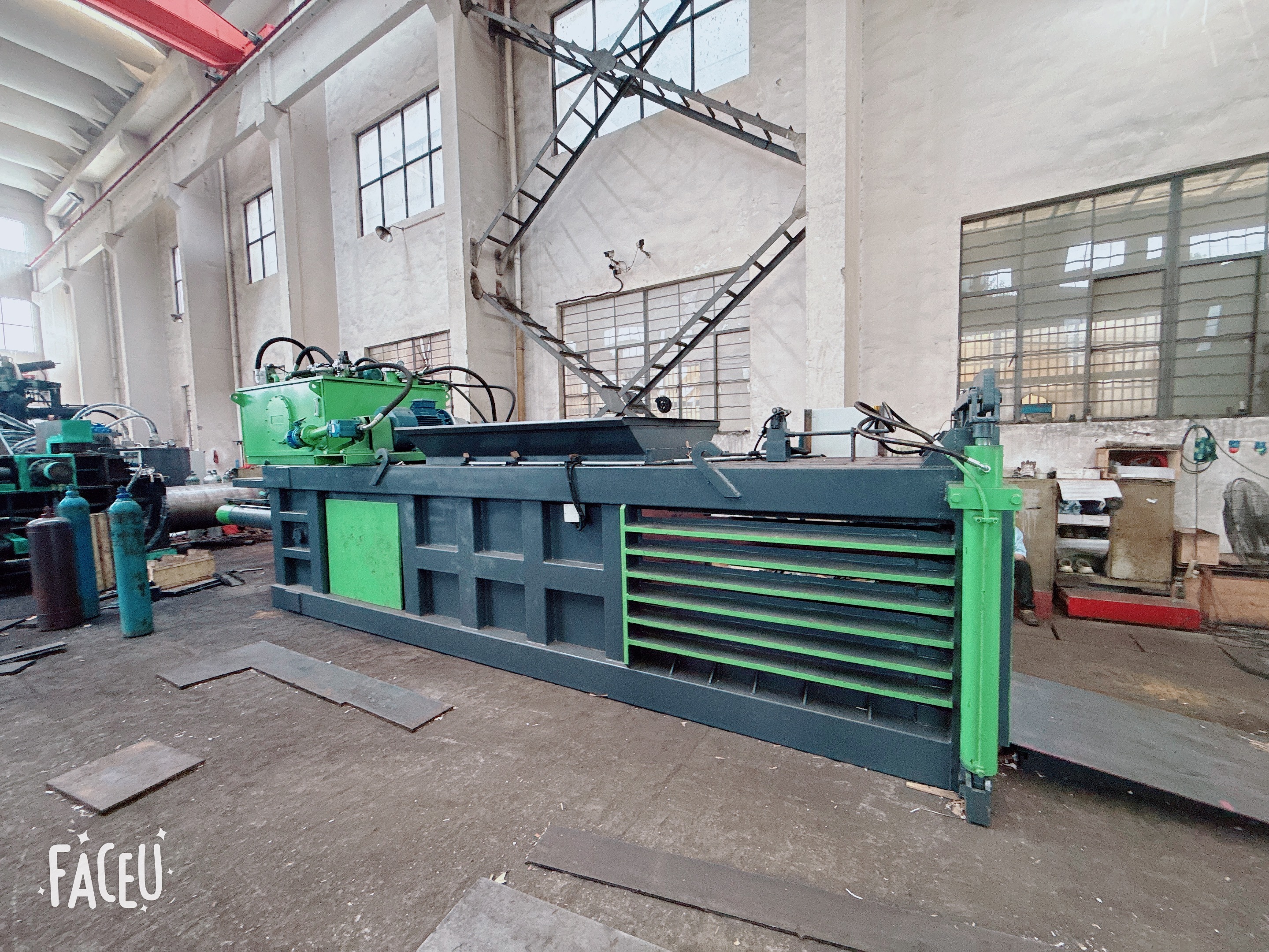 最新の企業ブログについて 1日あたり10トンから40トンへ：成長するリサイクル事業のためのベーラー能力とコンベア長の計画