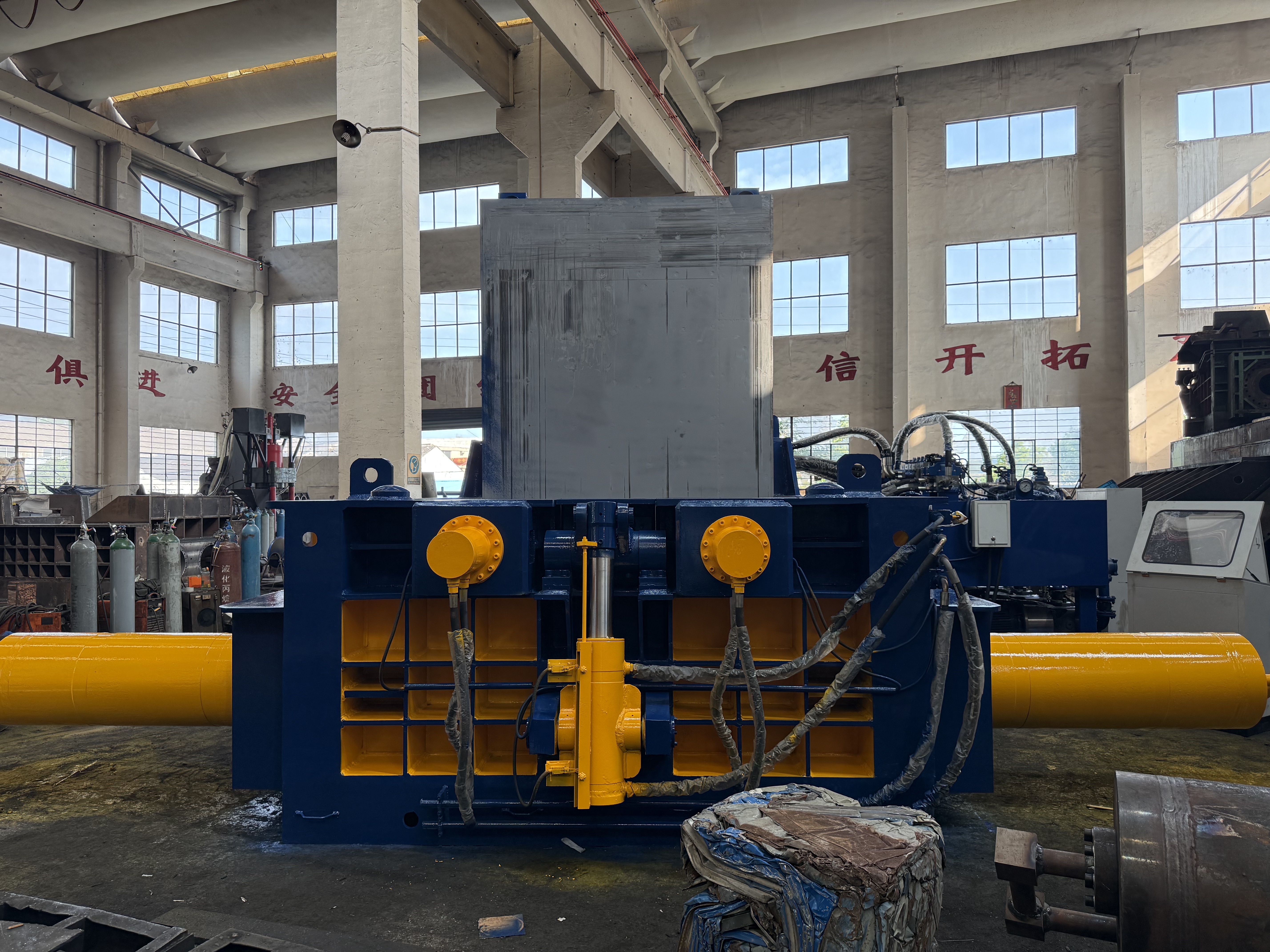 最新の企業ブログについて インドリサイクルプラントは2台のY81-315水力金属バレーヤーで生産を向上させる